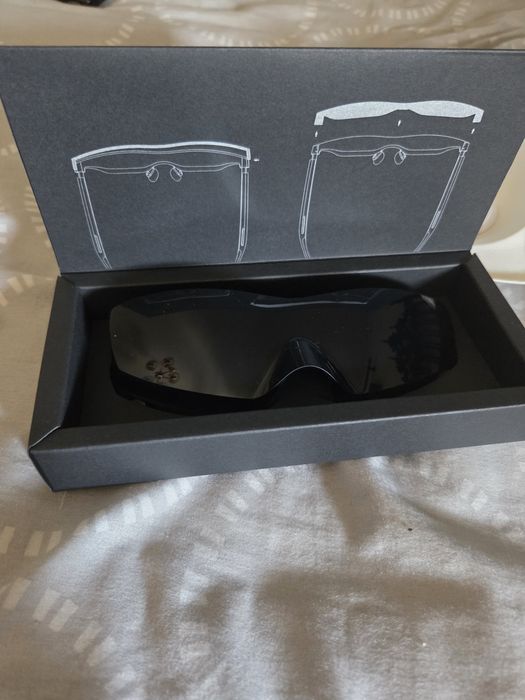 Portátil Gigabyte A16 2025 e Oculus Xreal XbX a01plus