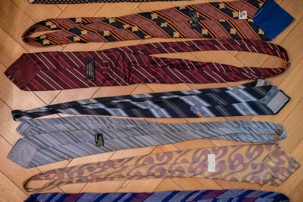 Zestaw krawatów vintage retro duża kolekcja męskich wzorów prążki