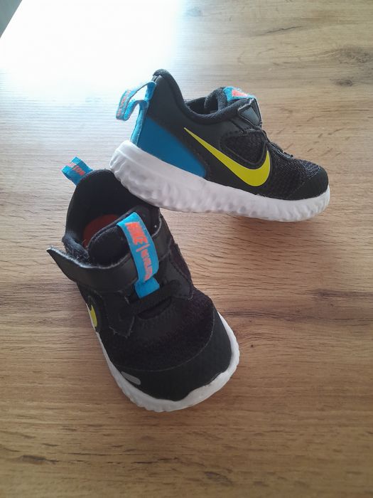 Buty nike revolution 21