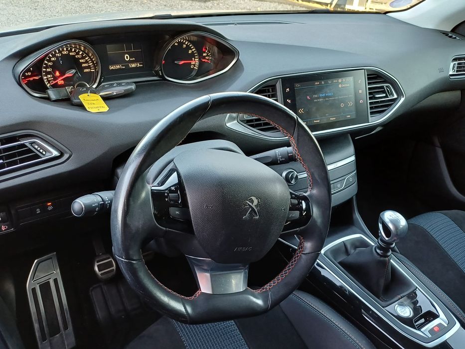 Peugeot 308, 19 r Benzyna 130 ps  44 tyś.km jak nowy Full Opcja