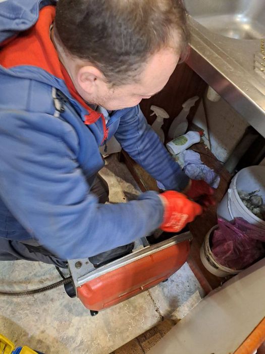 НАДІЙНИЙ сантехнік Київ. Заміна стояків. Прочистка каналізації