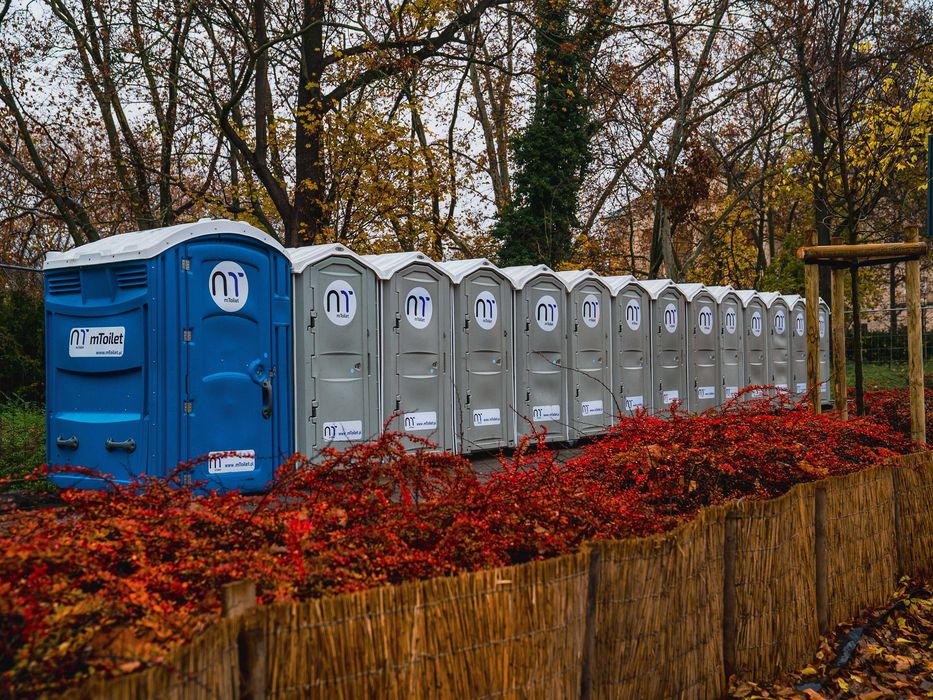 Toaleta przenośna wynajem toalety toalet kabina wc na budowę imprezę
