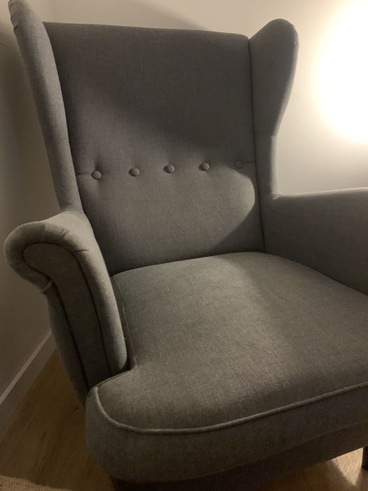 Poltrona strandmon ikea cinza