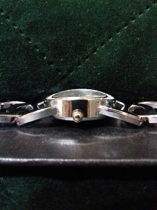 Часы наручные женские новые (Испания)