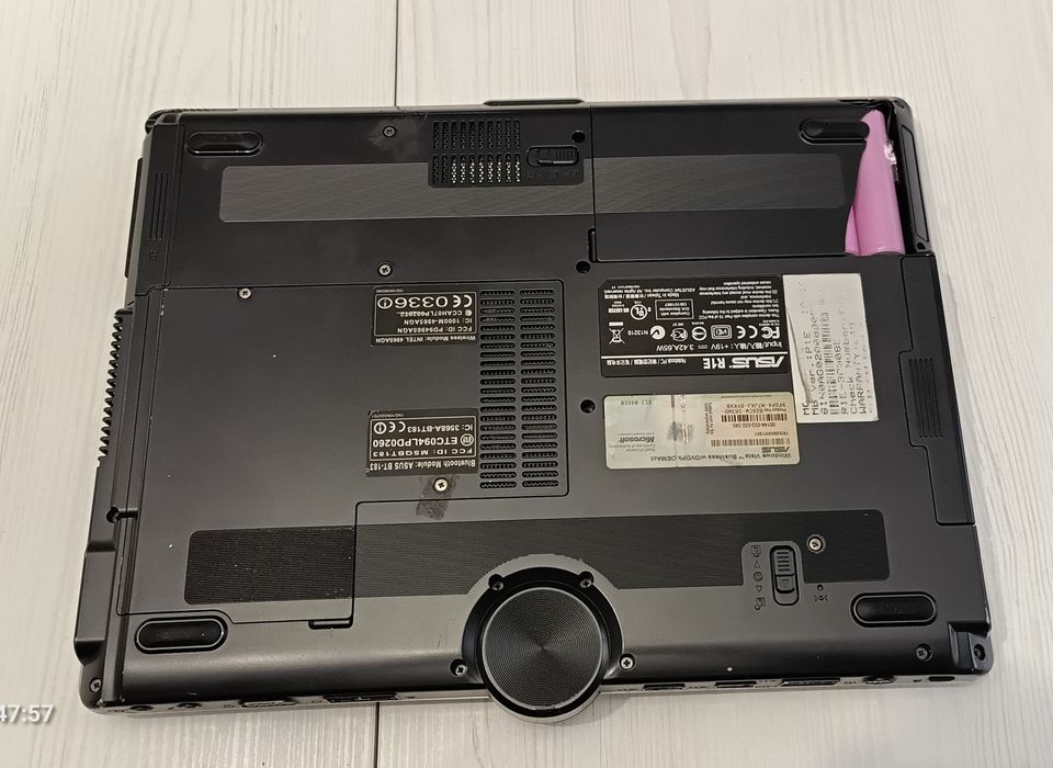 Laptop tablet ASUS R1E uszkodzona bateria