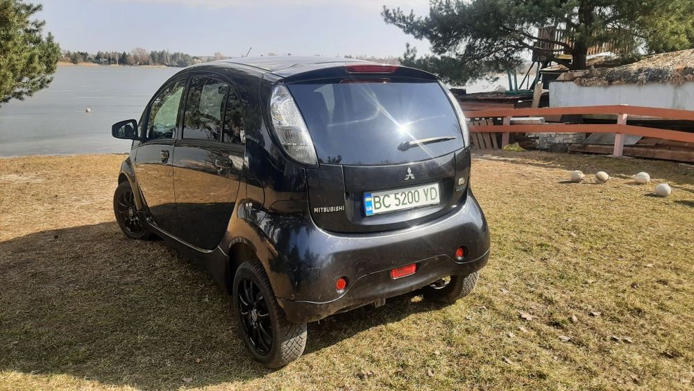Mitsubishi i-miev 2012