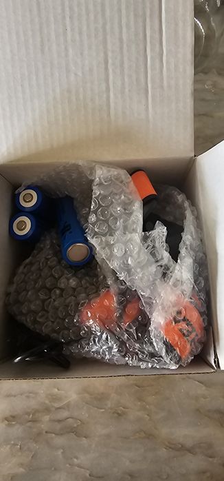 Lanterna de cabeça com 3 baterias