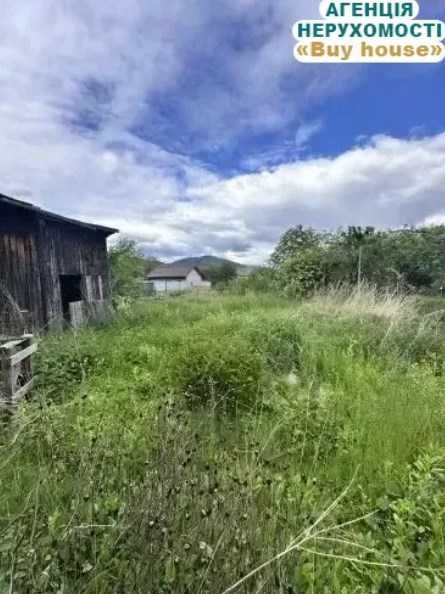 Продаж будинку в Сваляві  300 від центру міста