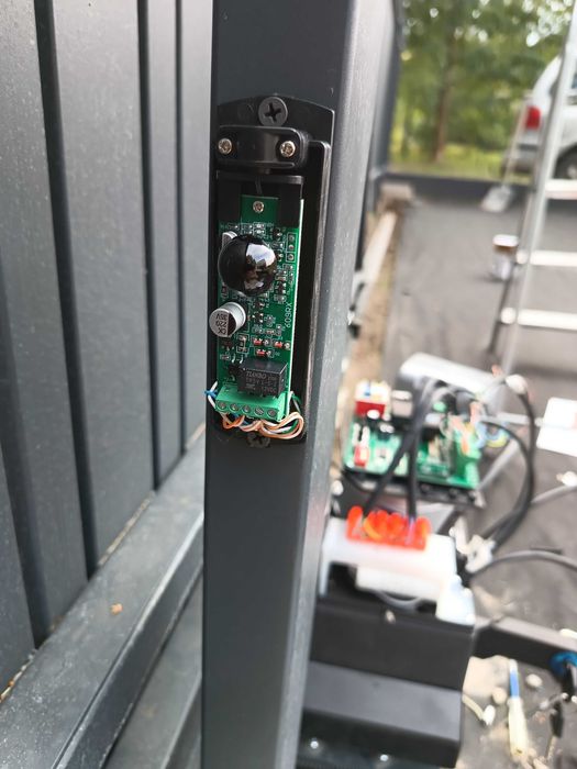 ELEKTRYK 24h,Usługi,Alarm,Pomiary,Instalacje,Monitoring,domofon