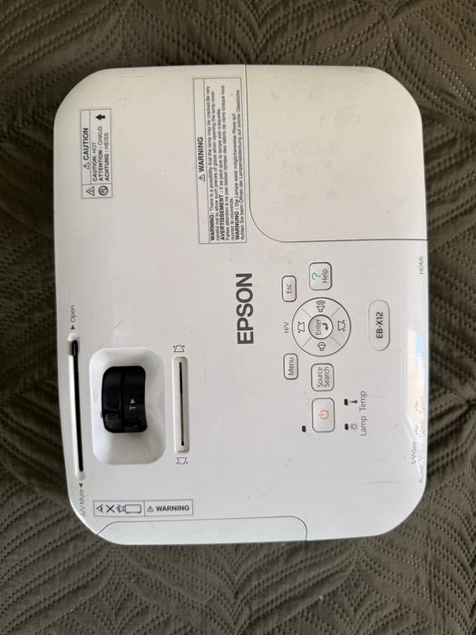 Projetor epson com comando.
