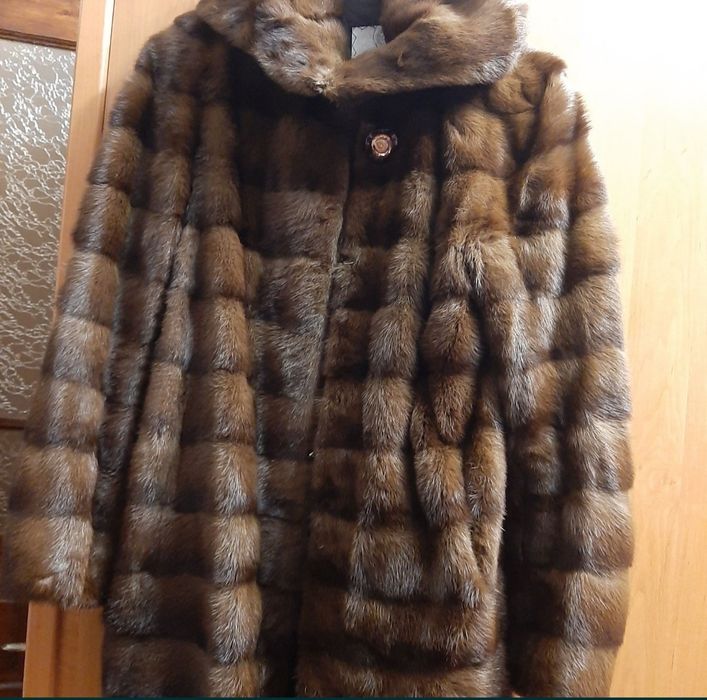 Доставка бесплатно по Одессе!Продам норковую шубу с капюшоном
