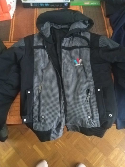 Casaco Adidas impermeável