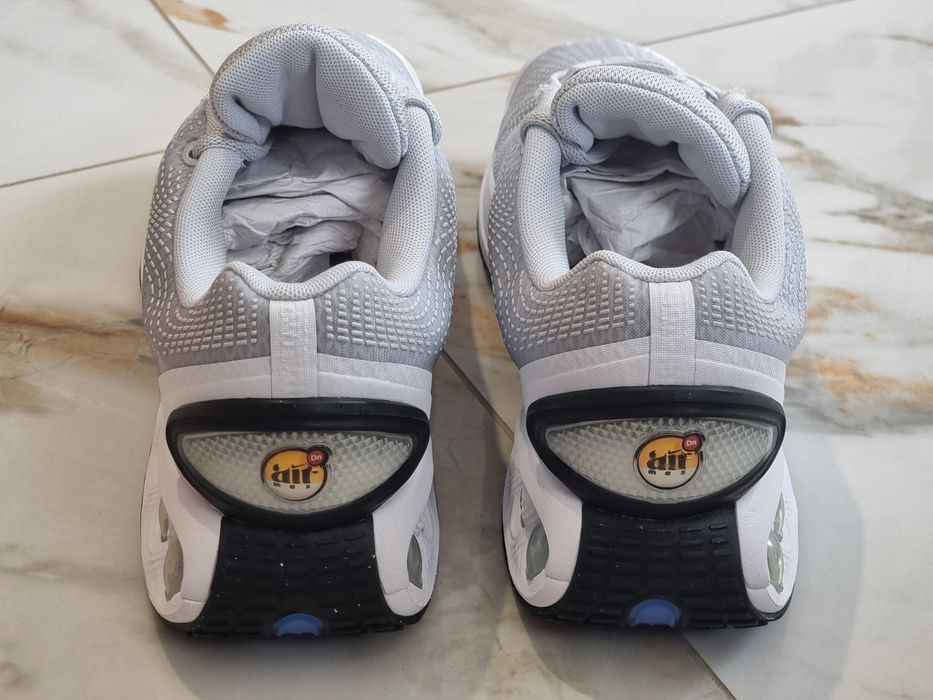 Оригінал 100% Кросівки Nike AIR MAX DN   EURO 42