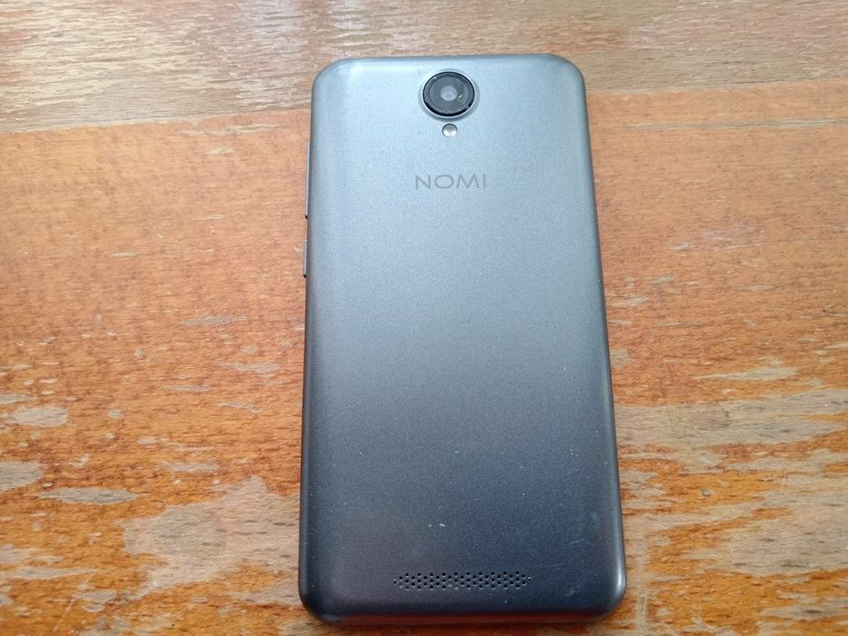 Хороший полностью рабочий телефон nomi! Без торга!