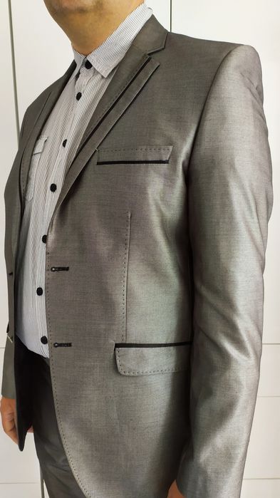 SG Garnitur męski L elegancki szary garnitur L , srebrny połyskujący g