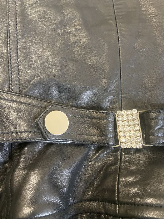 Жіноча шкіряна куртка