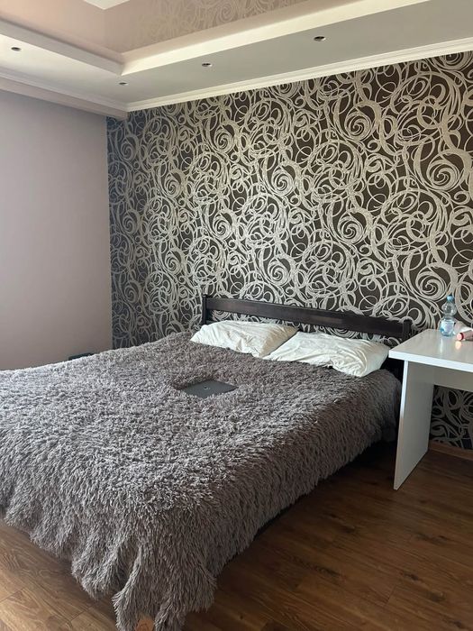 Продаж вул. О. Довженка, 3 кім. 87 м2, 98000$