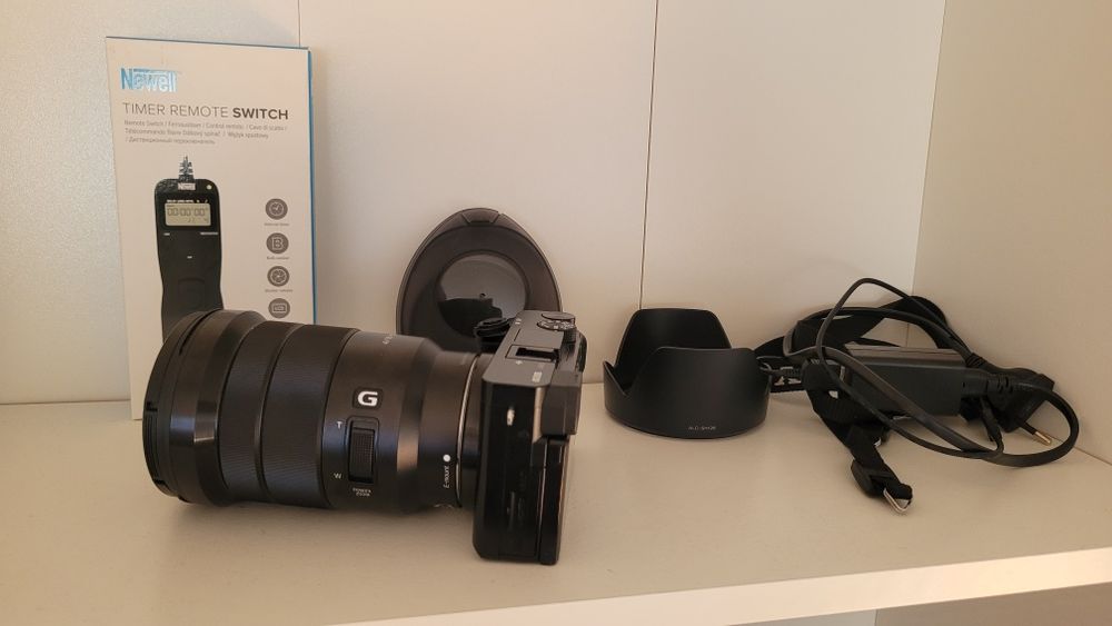Aparat bezlusterkowiec SONY A6100 + Obiektyw SONY G 18-105mm, Filtr polaryzacyjny, karta SD Mały przebieg! Akcesoria