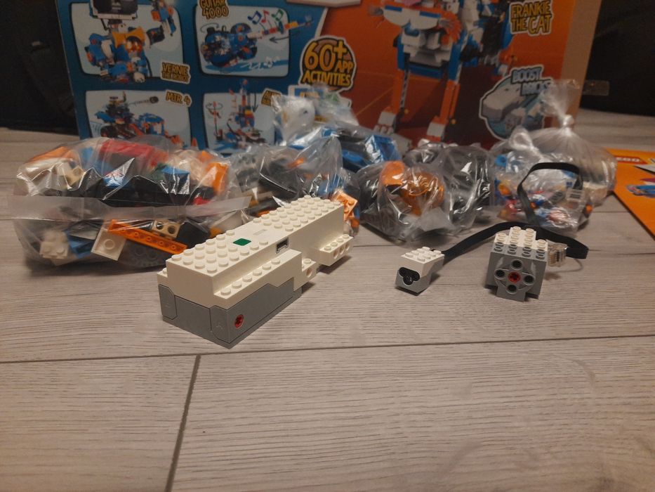 lego booster 17101 - STAN IDEALNY