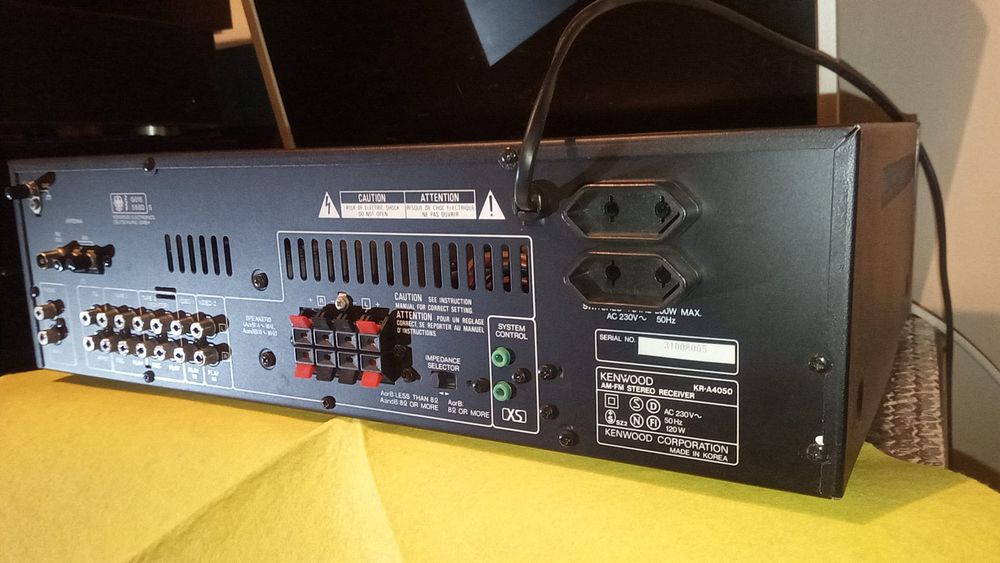 Amplificador Kenwood com radio RDS