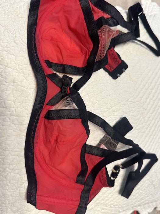 Agent Provocateur 32C ,36B,32C(червоний)бюст