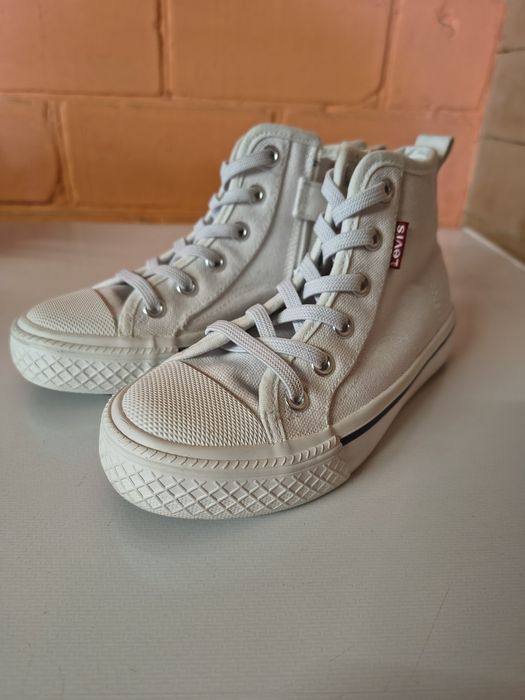 Дитячі кеди Levi's
колір білий