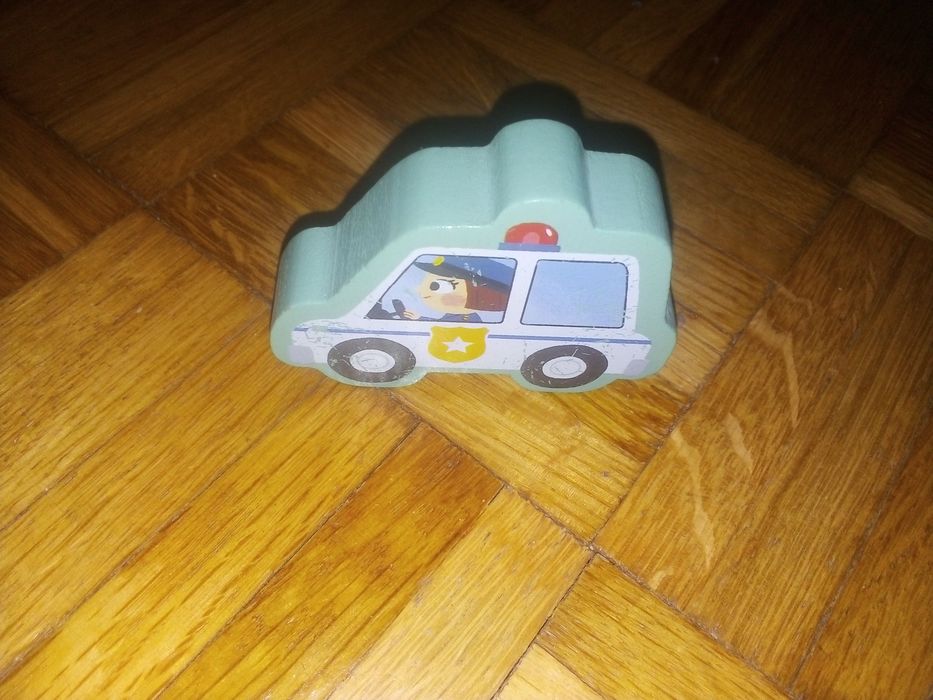 5 pudełek puzzli
