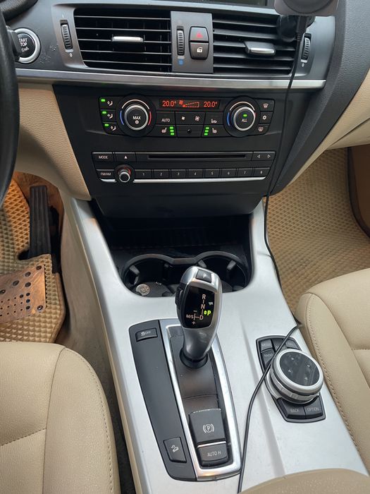 BMW X3 бензин 3.0 атмосфера, в родной краске 2011 г