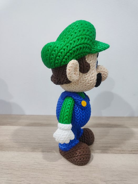 Luigi em efeito crochê e cabeça rotativa - Nintendo