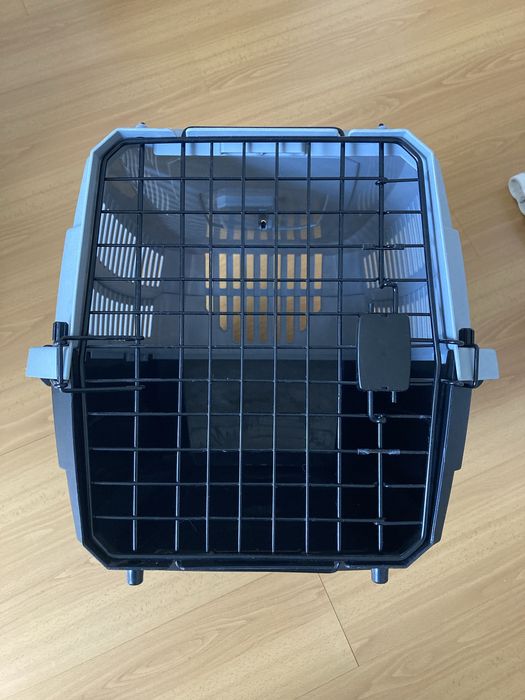 Gaiola de transporte rigida em excelente estado