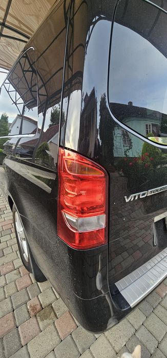 Задні фонарі,Фари передні на Mercedes  Vito 447