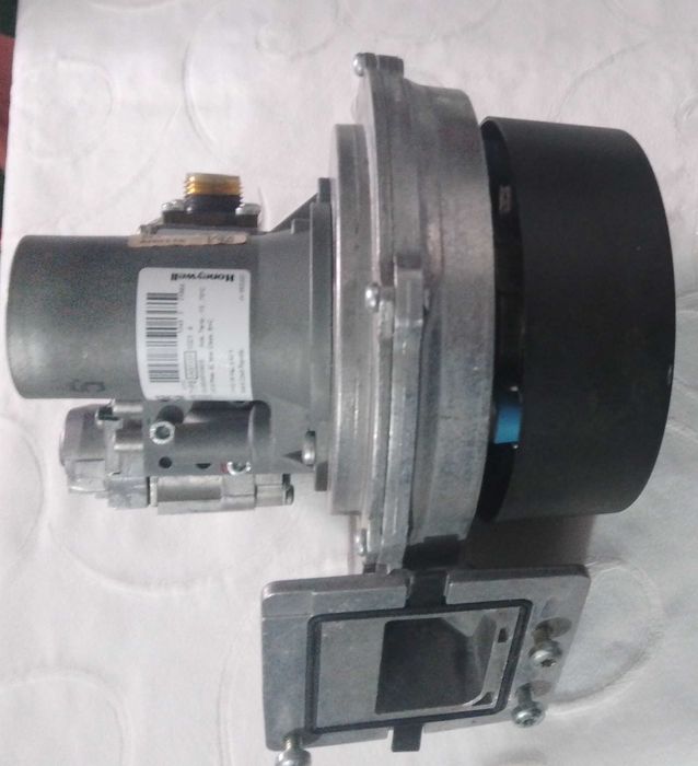 Газовий котел Vaillant eco TEC pro 24