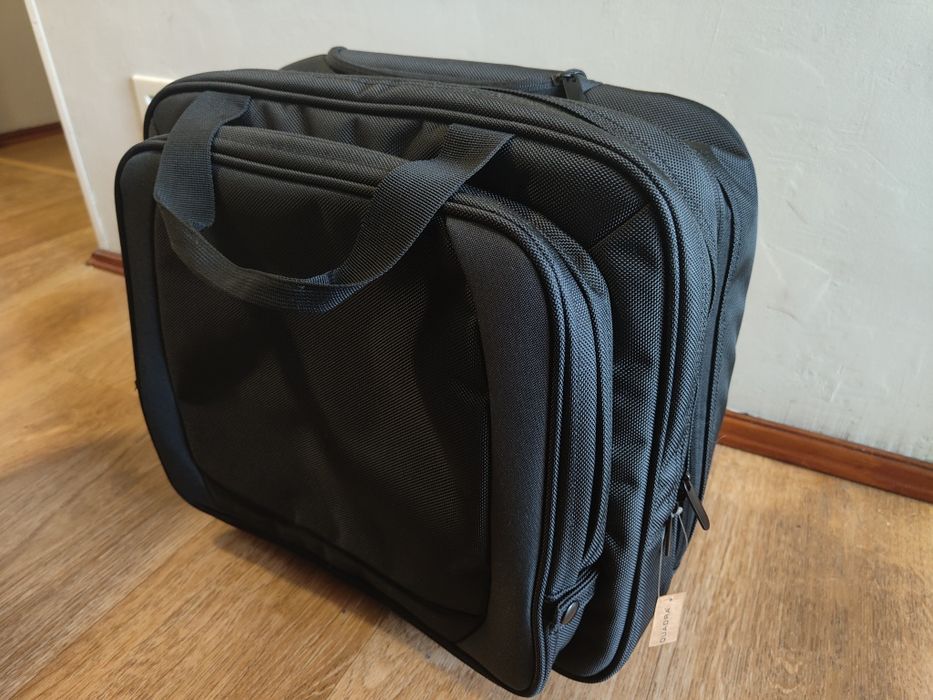 Bagaż podręczny / torba na laptop 16” QUADRA