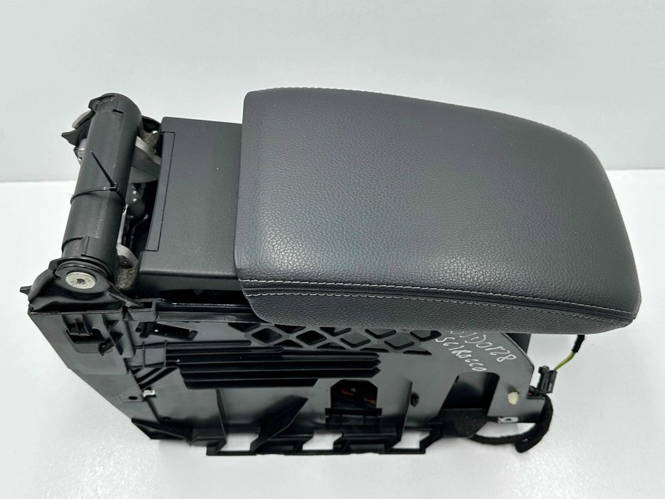 Apoio Braço - Volkswagen Scirocco (2010)