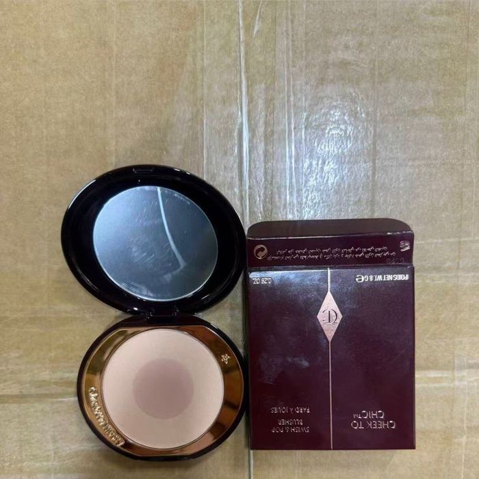 Puder Charlotte tilbury airbrush flawless finish compact