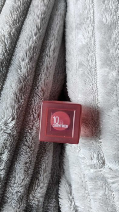 nowa pomadka do ust w płynie Maybelline Super Stay Teddy Tint kolor 10