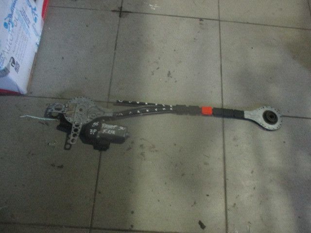 Elevador vidros frente esquerdo VOLKSWAGEN Passat (3A2, 35I)