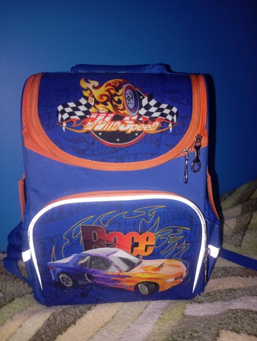 Портфель у школу