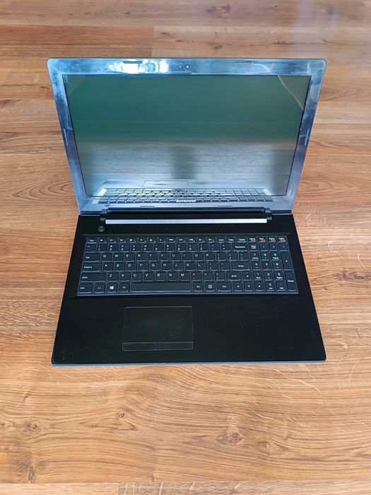 Laptop Lenovo, 6GB RAM, dysk SSD, Windows 11, w pełni sprawny