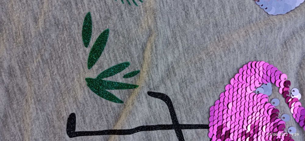 T-shirt com lantejoulas que mudam a côr