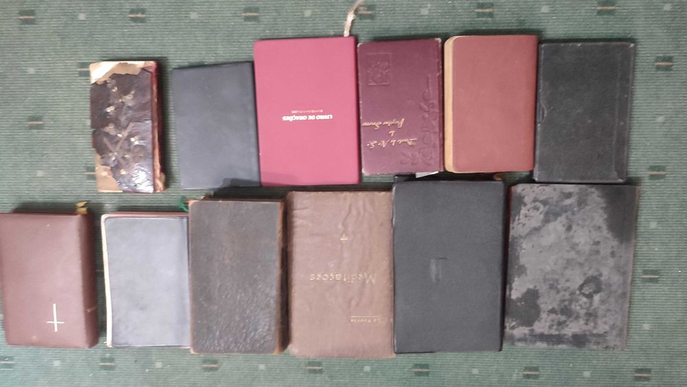 12 Livros Religiosos antigos Missais e Livros de Orações