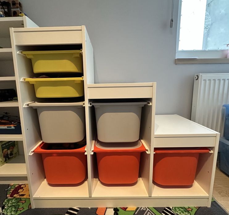 Trofasr IKEA regal z pojemnikami + 3 pokrywki