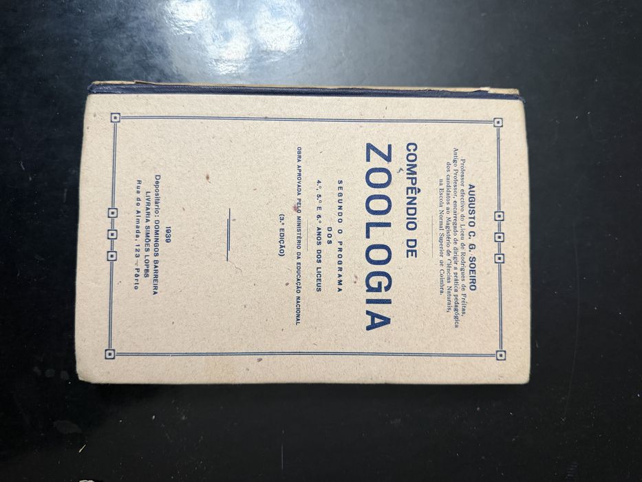 Livros escolares antigos