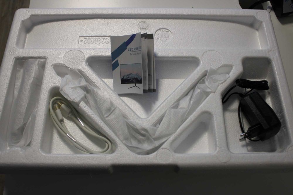 Monitor ZFTVNIE Full HD 21,5" 1920*,1080P IPS bezramkowy75 Hz VGA