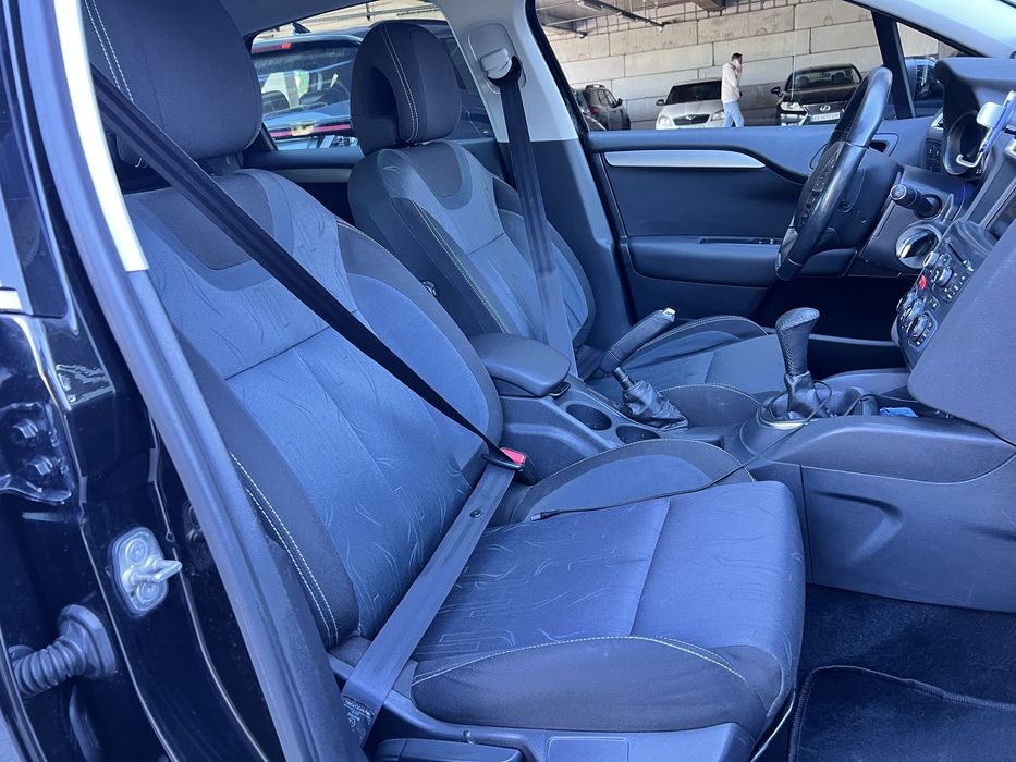 Citroen c4 2011 рік 1.6 бензин