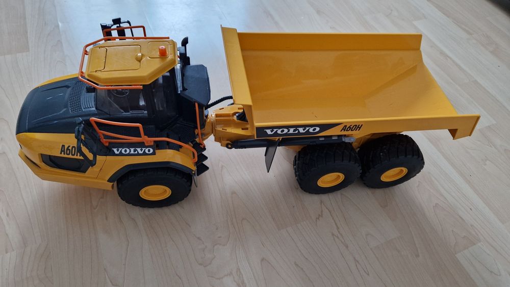 Bruder zabawka wywrotka wozidło przegubowe VOLVO A60H