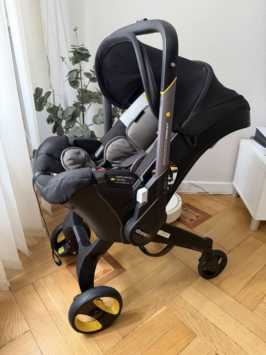Автокрісло Doona+  З базою Isofix