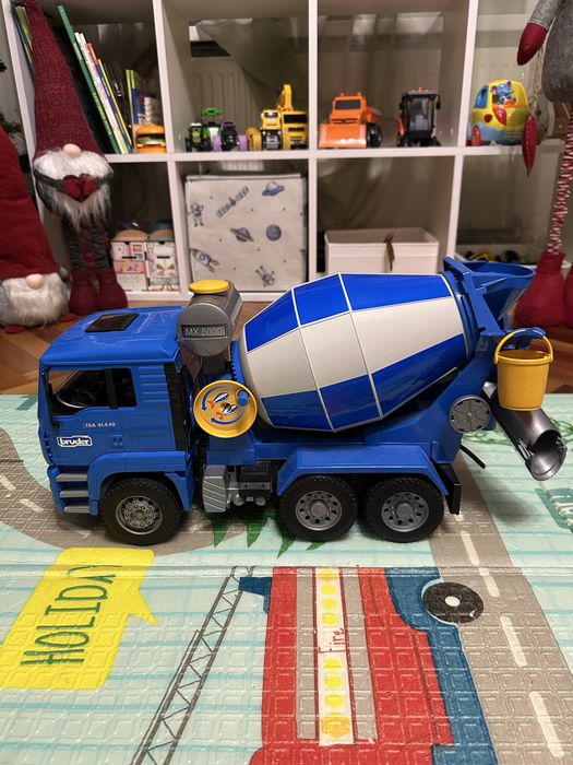 Дитяча машинка бетонозмішувач Bruder джип монстер-трак Dickie Toys