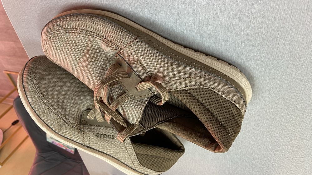 Чоловічі мокасини Crocs Dual Comfort, бежеві