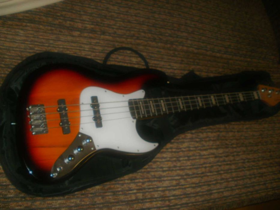 Продам бас гітару  JB  Fox Pro